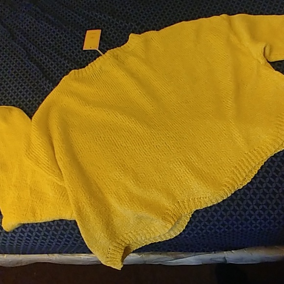 Sweater - Picture 3 of 3